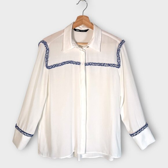Zara White Button Up Shirt / Top Sz MEDIUM Blue Contrasting Trim Embellishment - Picture 1 of 6
